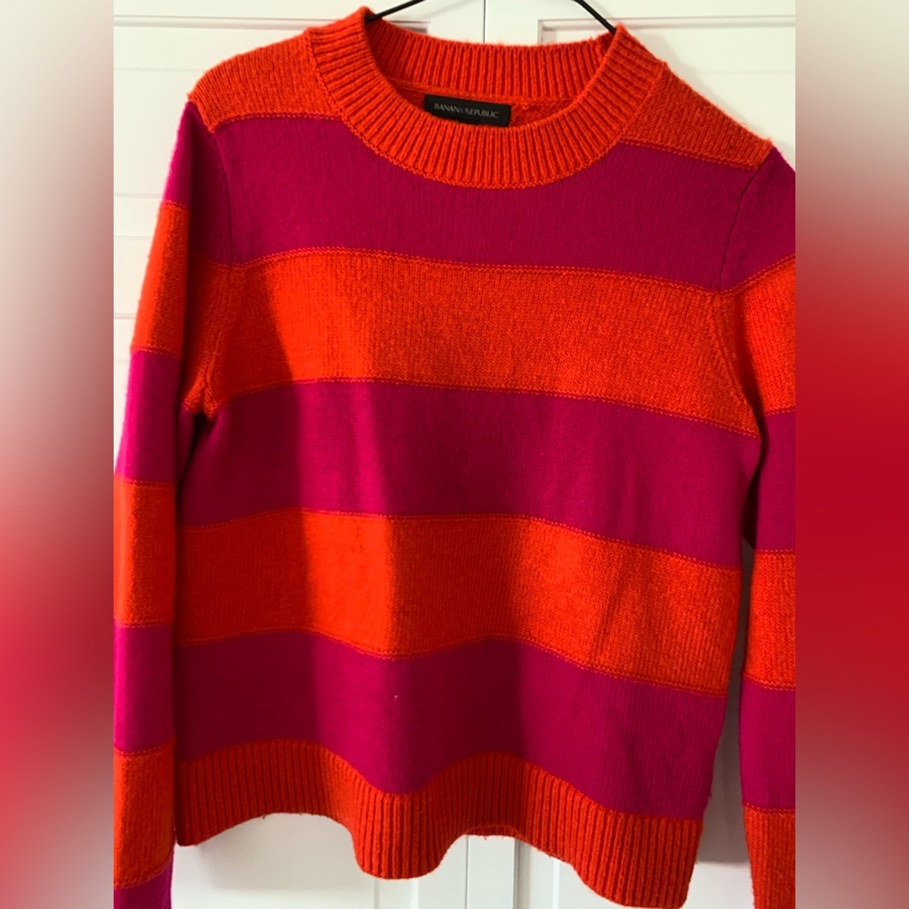 Women’s Banana Republic Sweater Size M